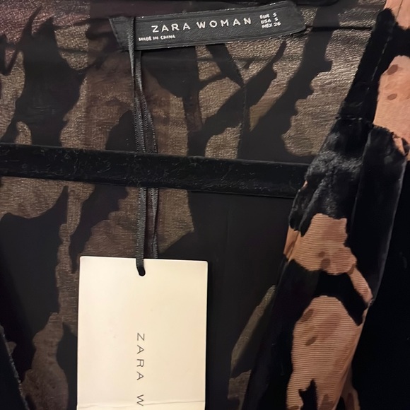 ZARA FLORAL VELVET WRAP MIDI DRESS - Picture 7 of 8